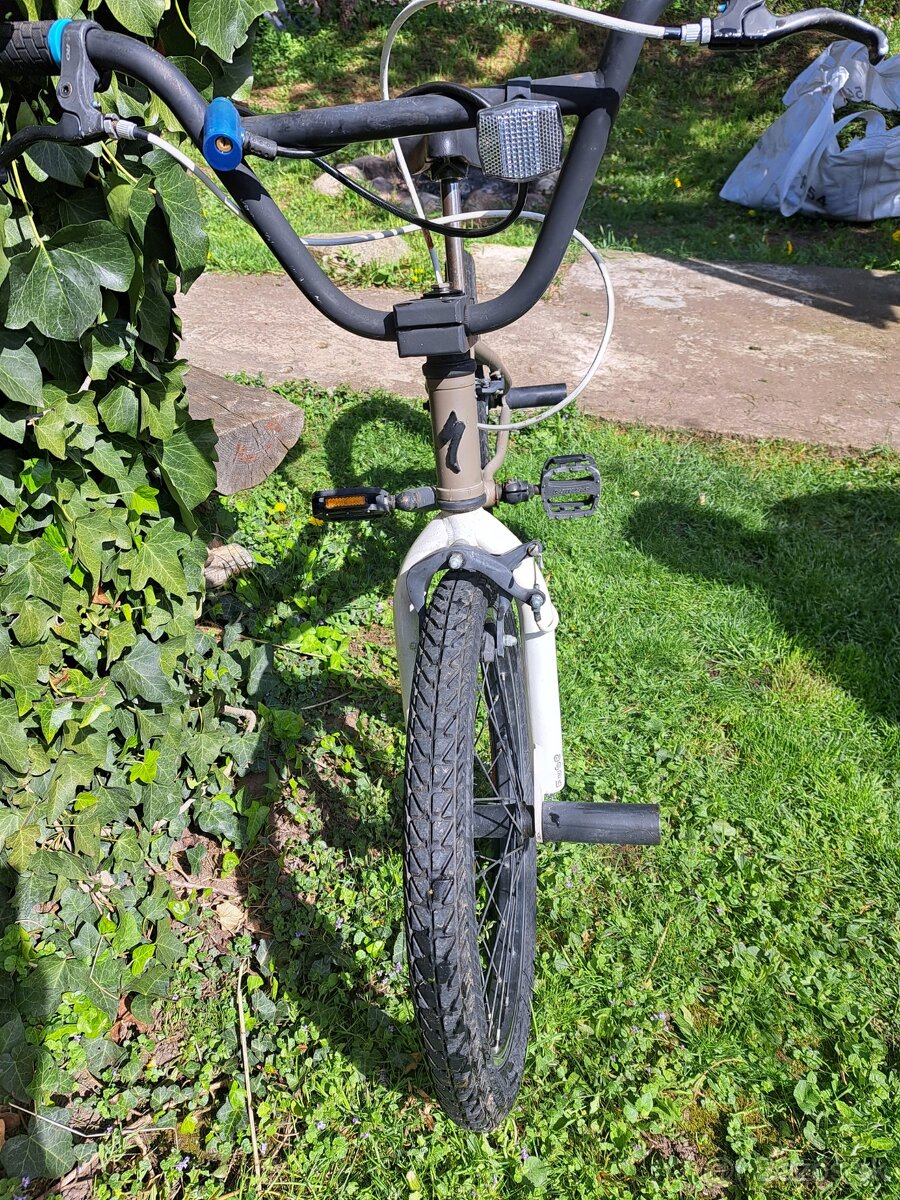 Bicykel BMX