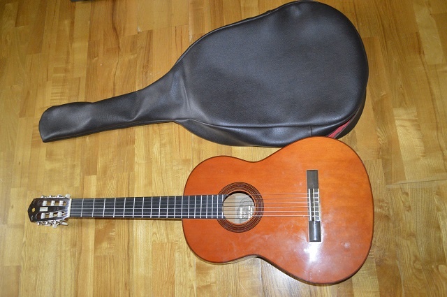 predam - kvalitna klasicka gitara YAMAHA
