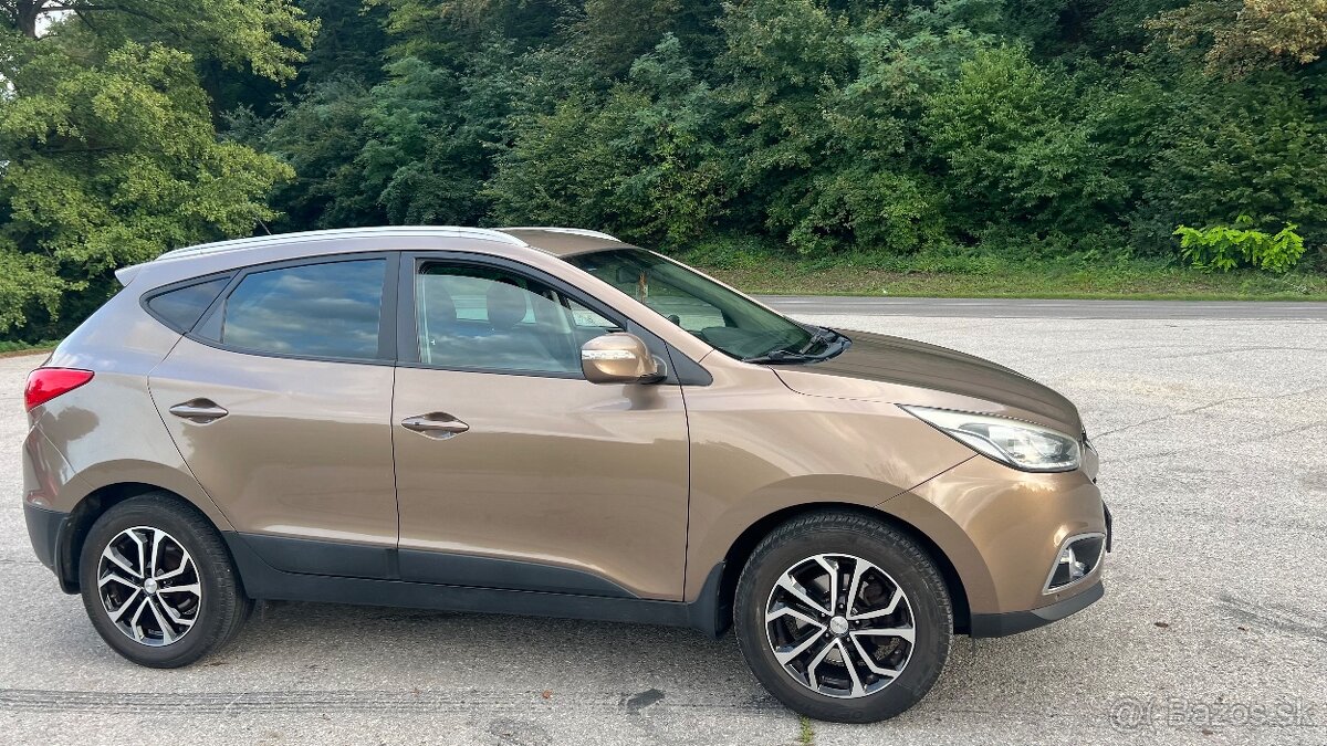 Hyundai ix35 2.0 CRDi, 100 kW, 11/2014 hnedá metalíza