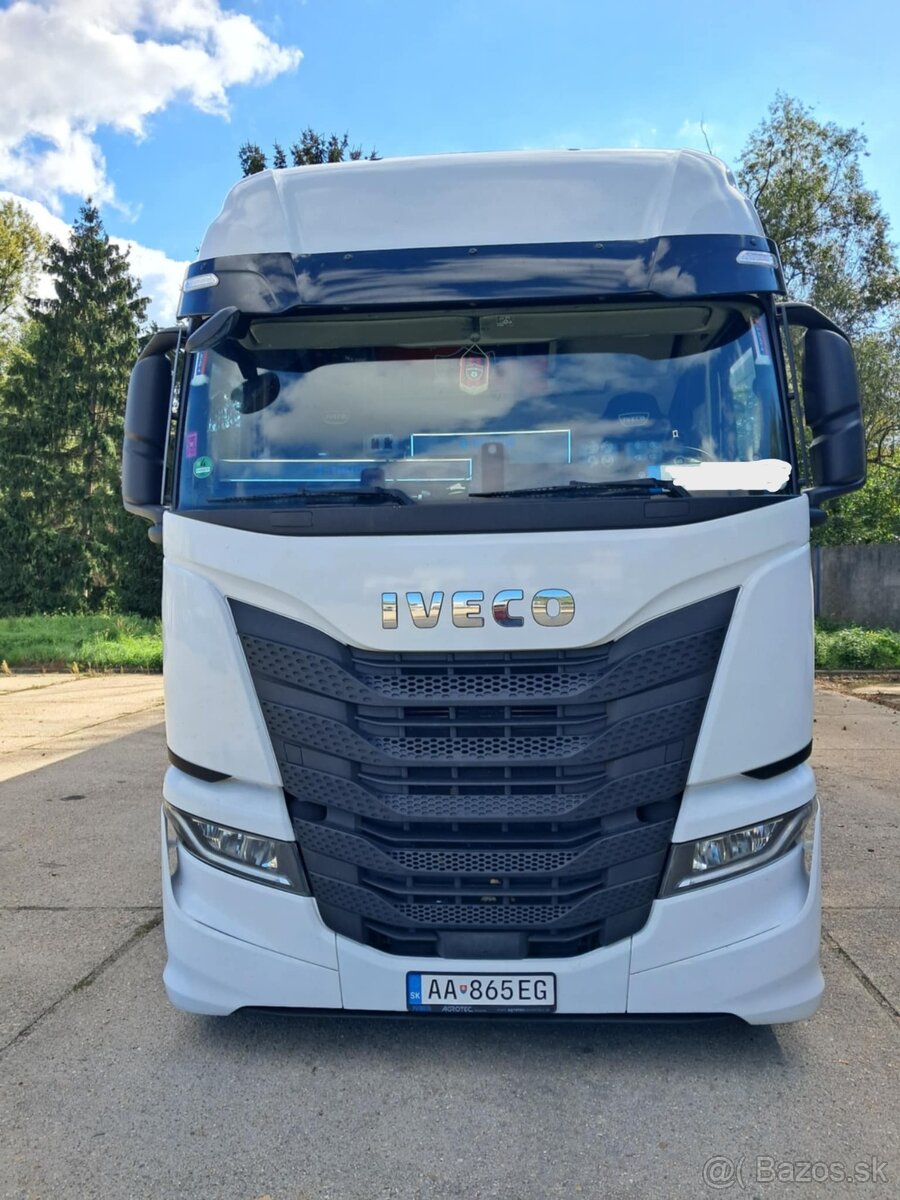 Iveco S-Way 490