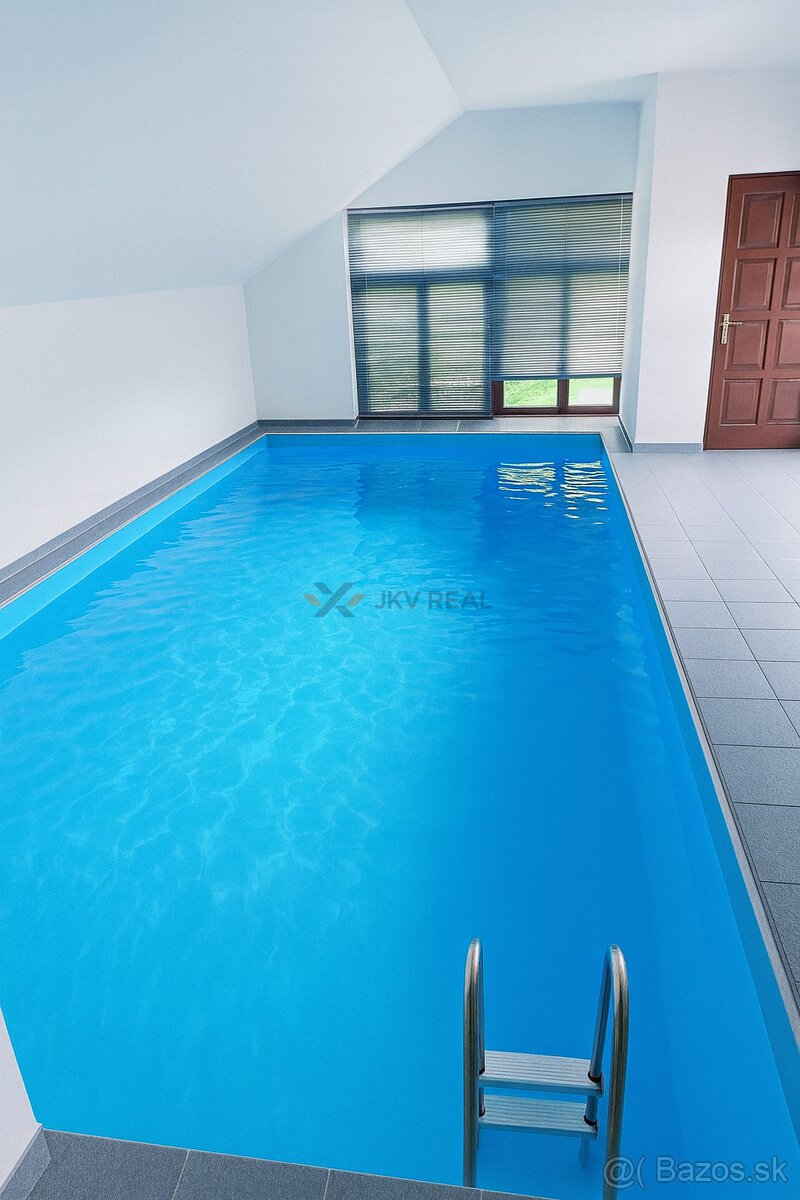 Priestranný 7-izbový rodinný dom s bazénom, altánkom a veľký