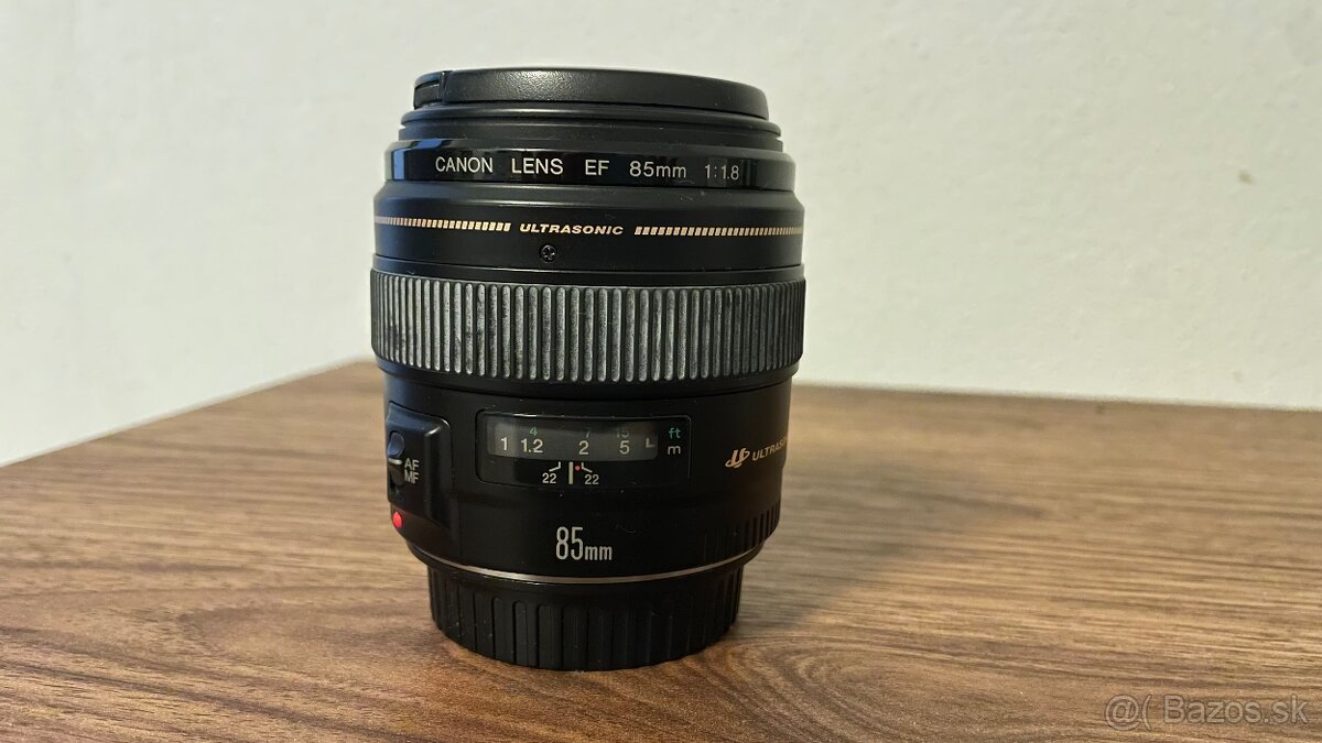 Canon EF 85mm f/1.8 USM