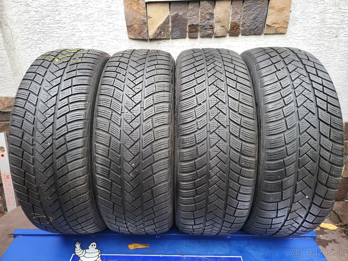 225/55 R18 Vredestein zimne pneumatiky