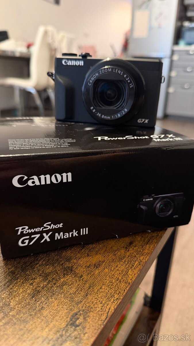 Canon G7X Mark III