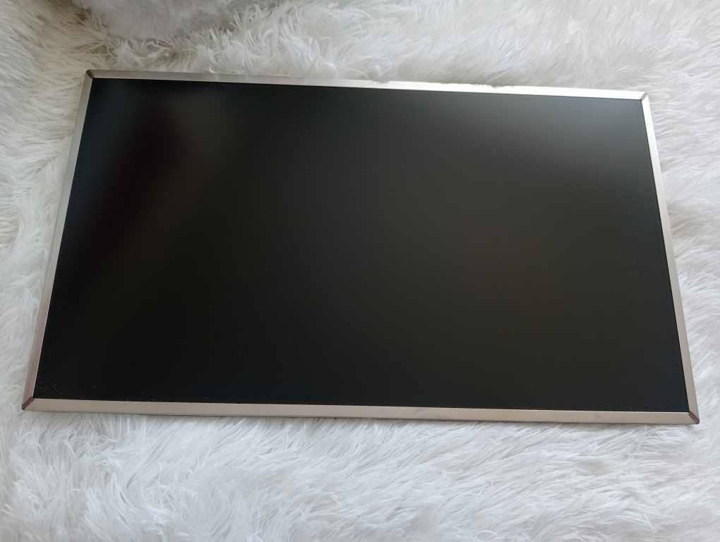 predám 15.6" LED displej z notebooku , LTN156KT02 , HD+