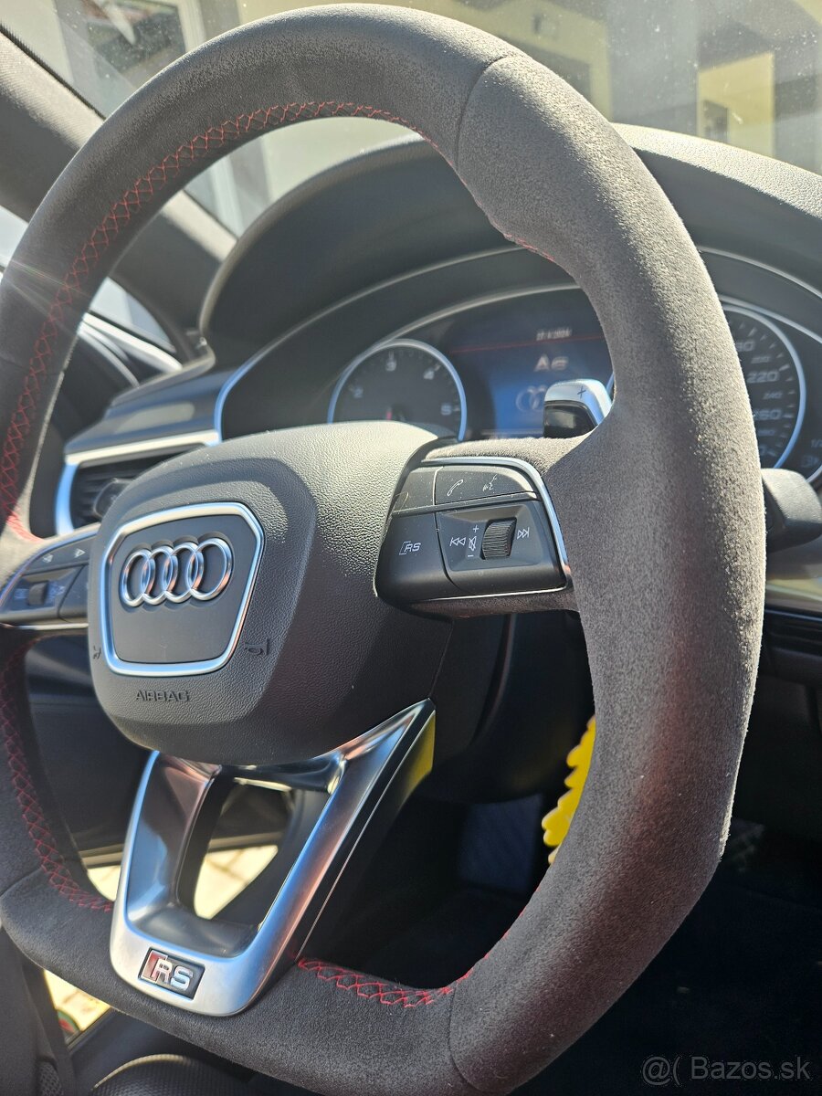 Audi RS volant alcantara