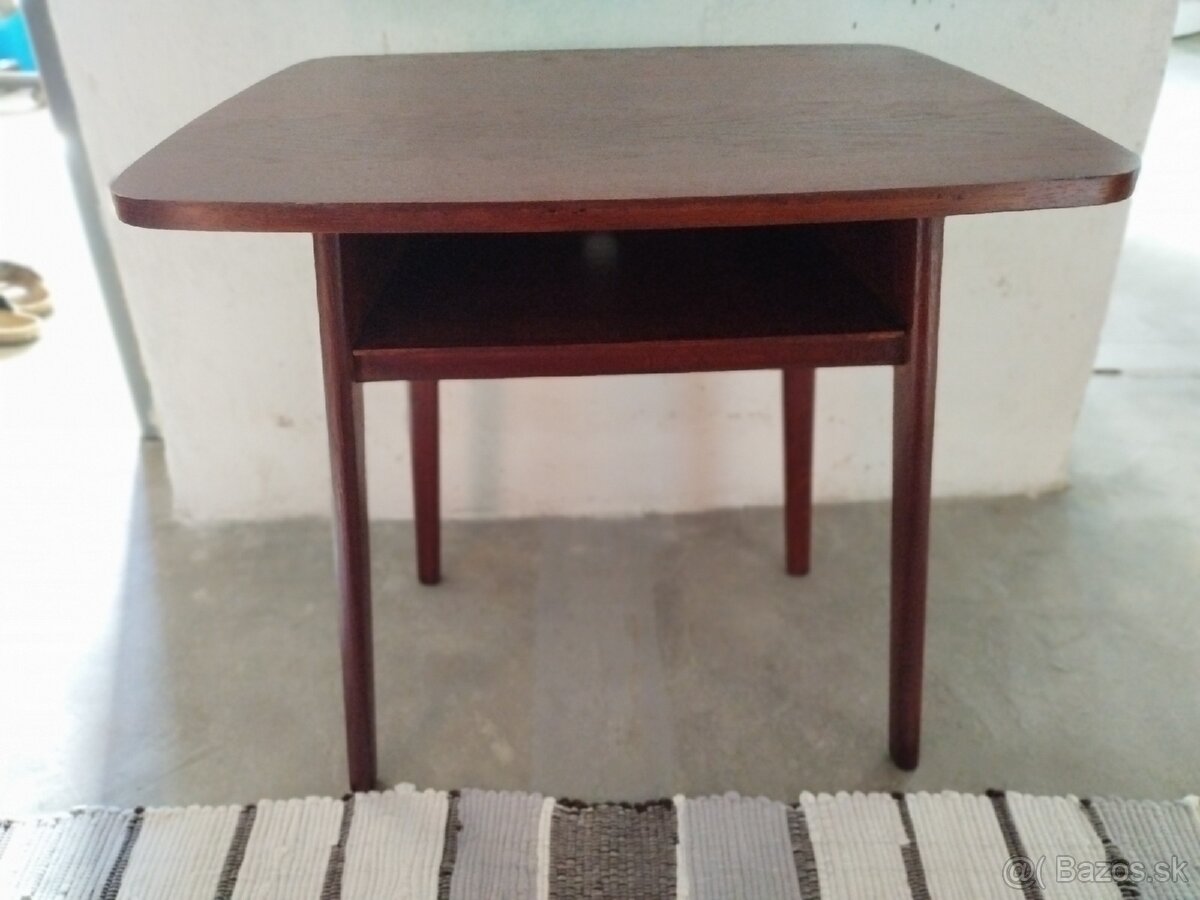 Retro TV stolík
