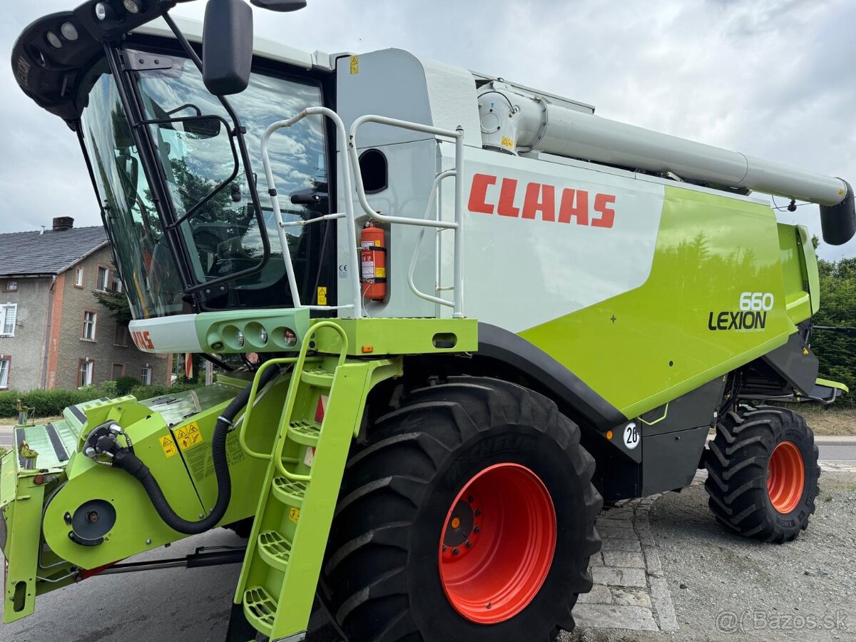 Sklízecí mlátička Claas Lexion 660, žací lišta V750, rok výr