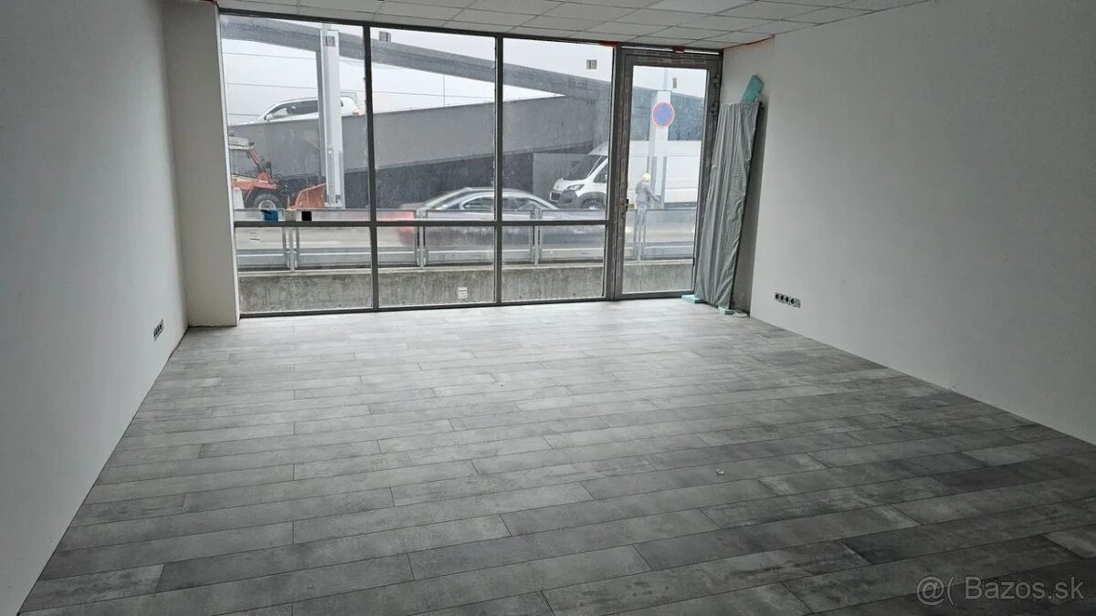 NA PRENÁJOM KANCELÁRSKE/OBHODNÉ PRIESTORY P-205 36M2 PRI GAL