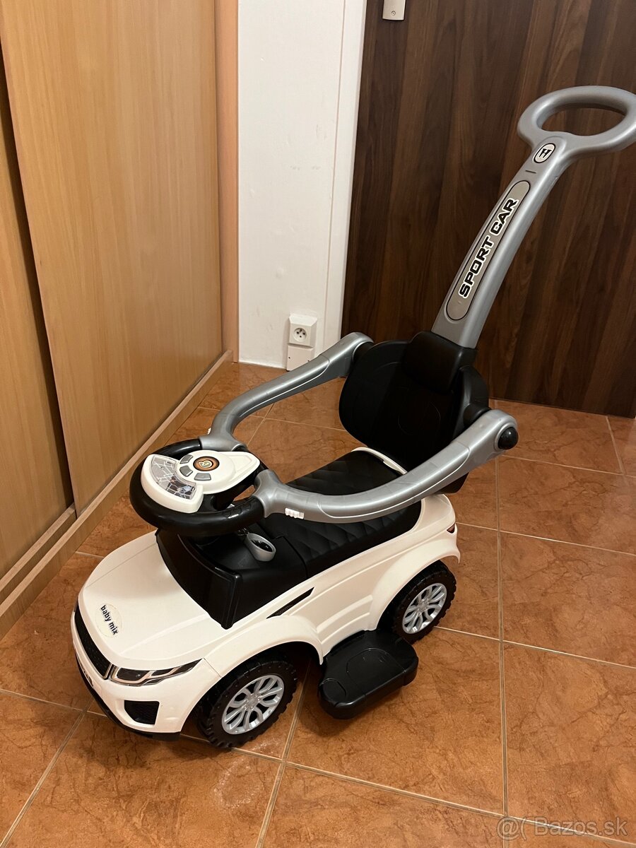 Detské odrážadlo s vodiacou tyčou