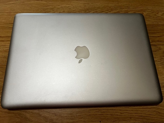Apple MacBook pro 15” /best cena/
