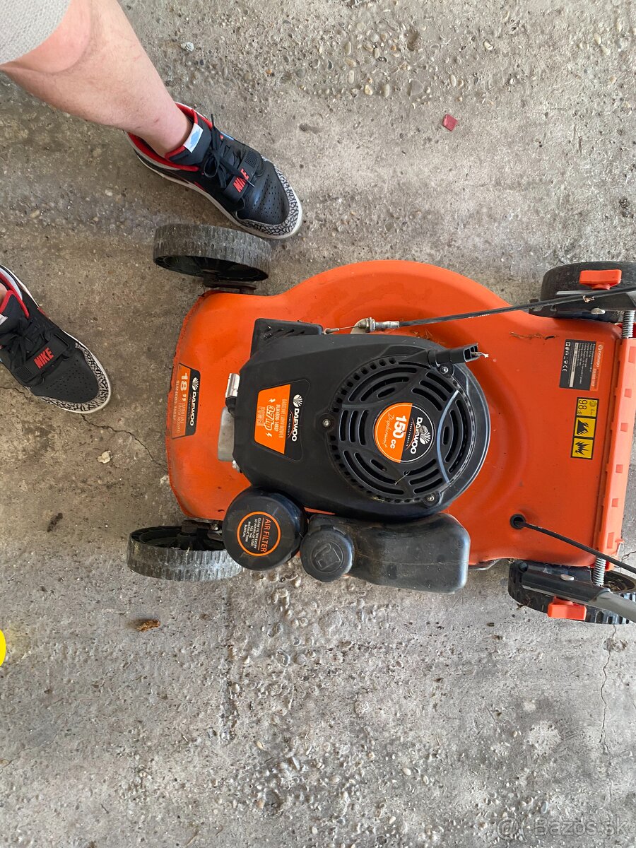 Predám motorovú Kosačku Daewoo