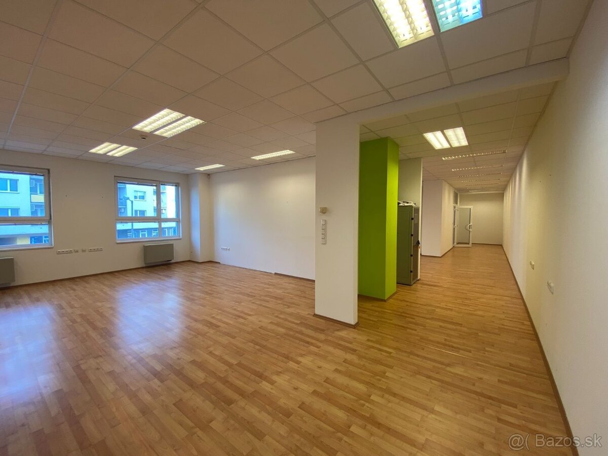 Zrekonštruovaný kancelársky priestor 205,58 m2 v Bratislave