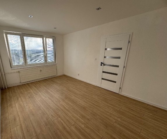 1-izbový byt s loggiou kompletná NOVÁ rekonštrukcia