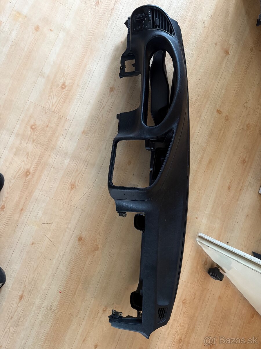 Bmw e36 coupe palubná doska