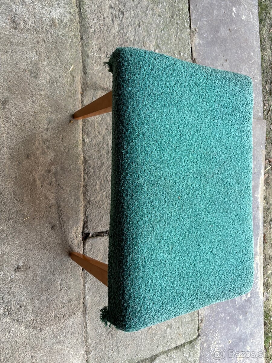 Zelena retro taburetka