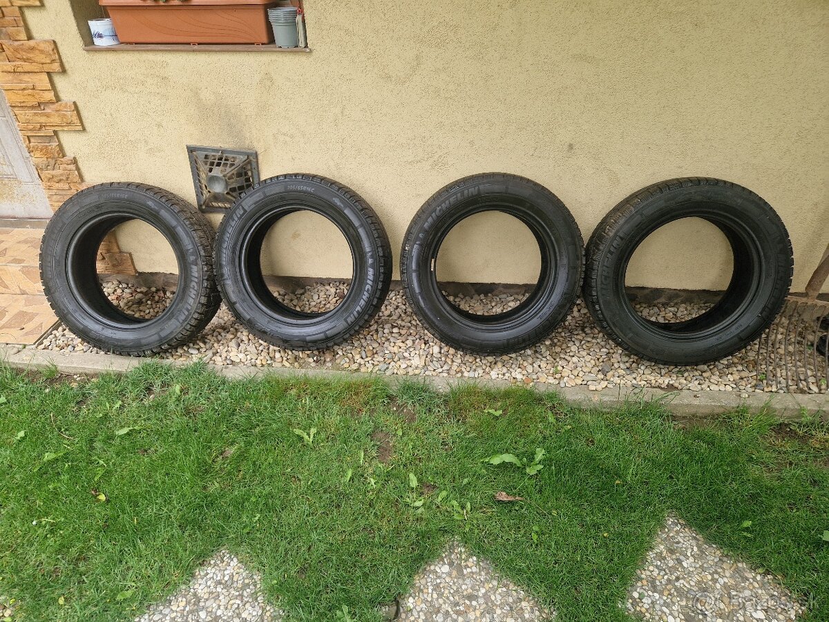 Predám Michelin agilis 205/65r16C