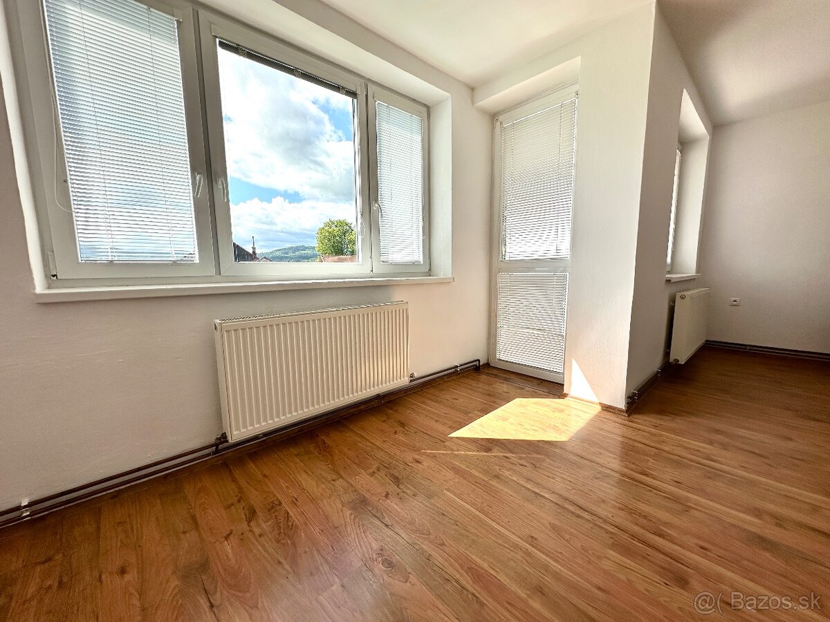 3-izbový byt s balkónom v centre Predmiera