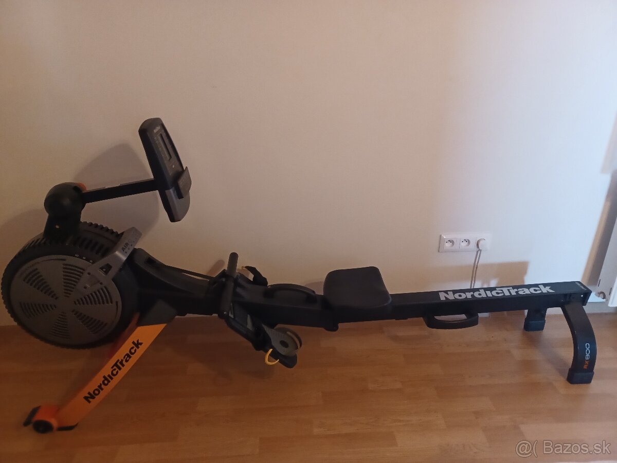 Veslovací trenažér