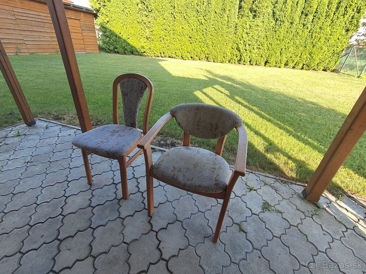 Darujem stoličky