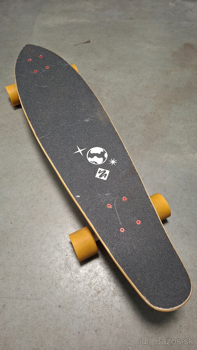Longboard Street surfing