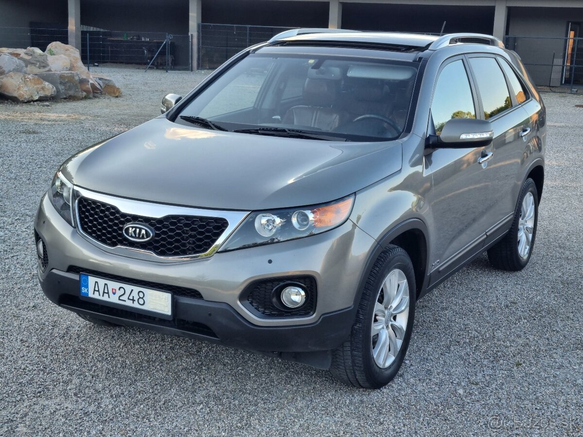 KIA SORENTO 2,2CRDi 4X4 7.MIESTNE