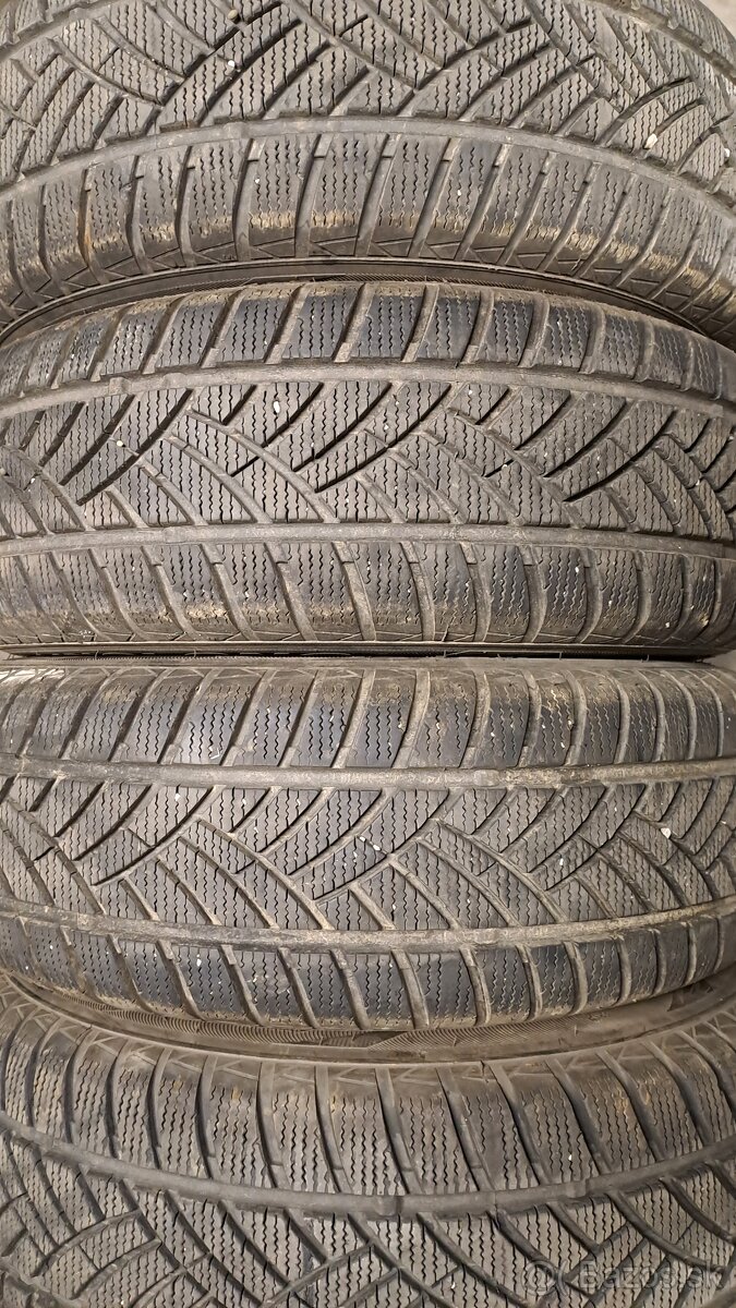 Predám zimný set Peugeot/Citroen 15"-4x108+195/65r15