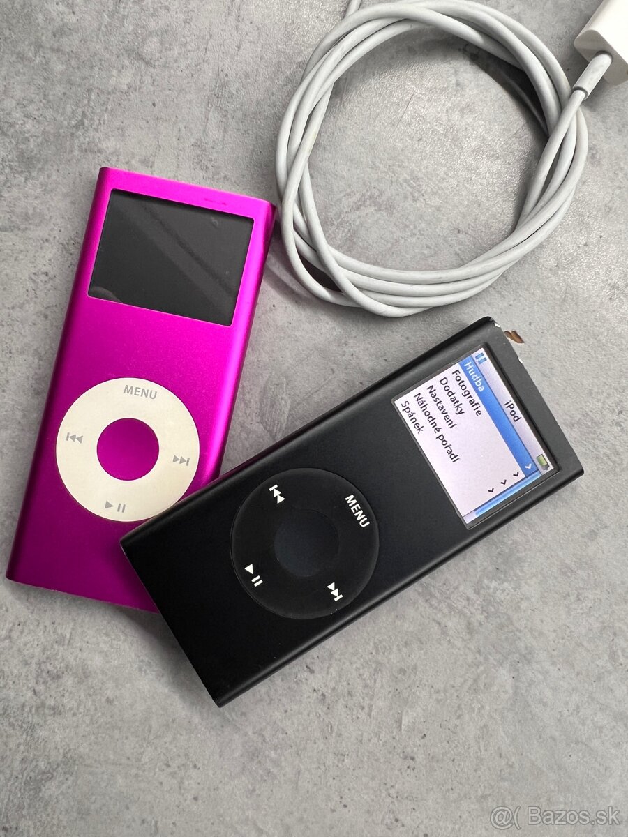 iPod Nano 8GB JBL On Stage 2