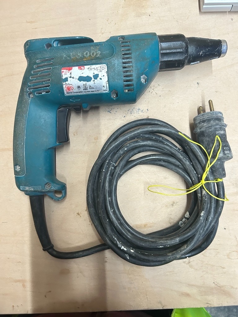 Elektrický sadrokartónový skrutkovač MAKITA