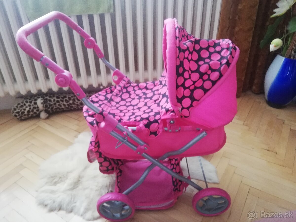 Hlboký kočiarik pre babiku