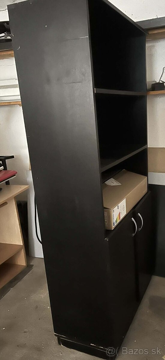 Skriňa do garáže/dielne - osobný odber do soboty