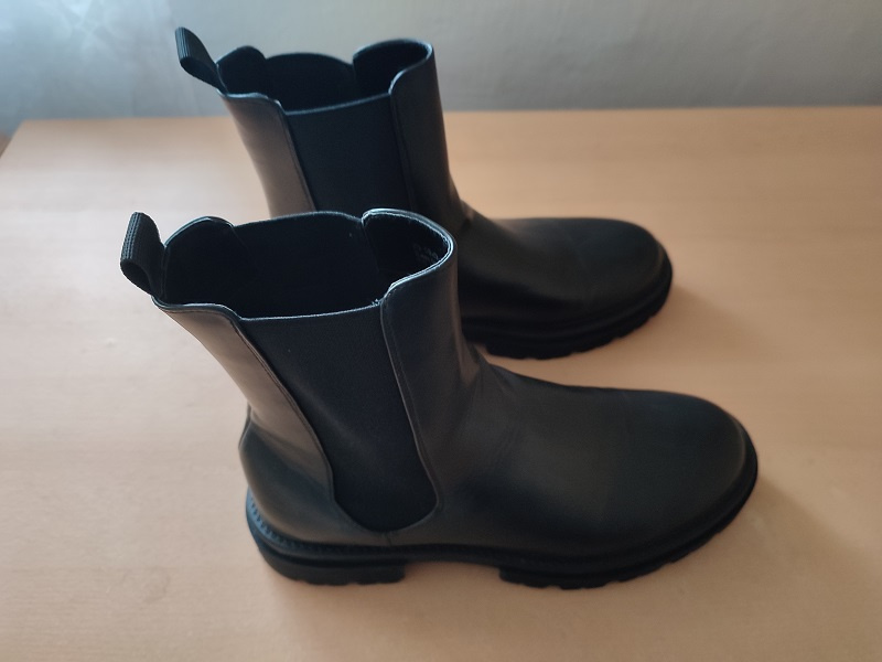 Predám dámske čižmy vel.44