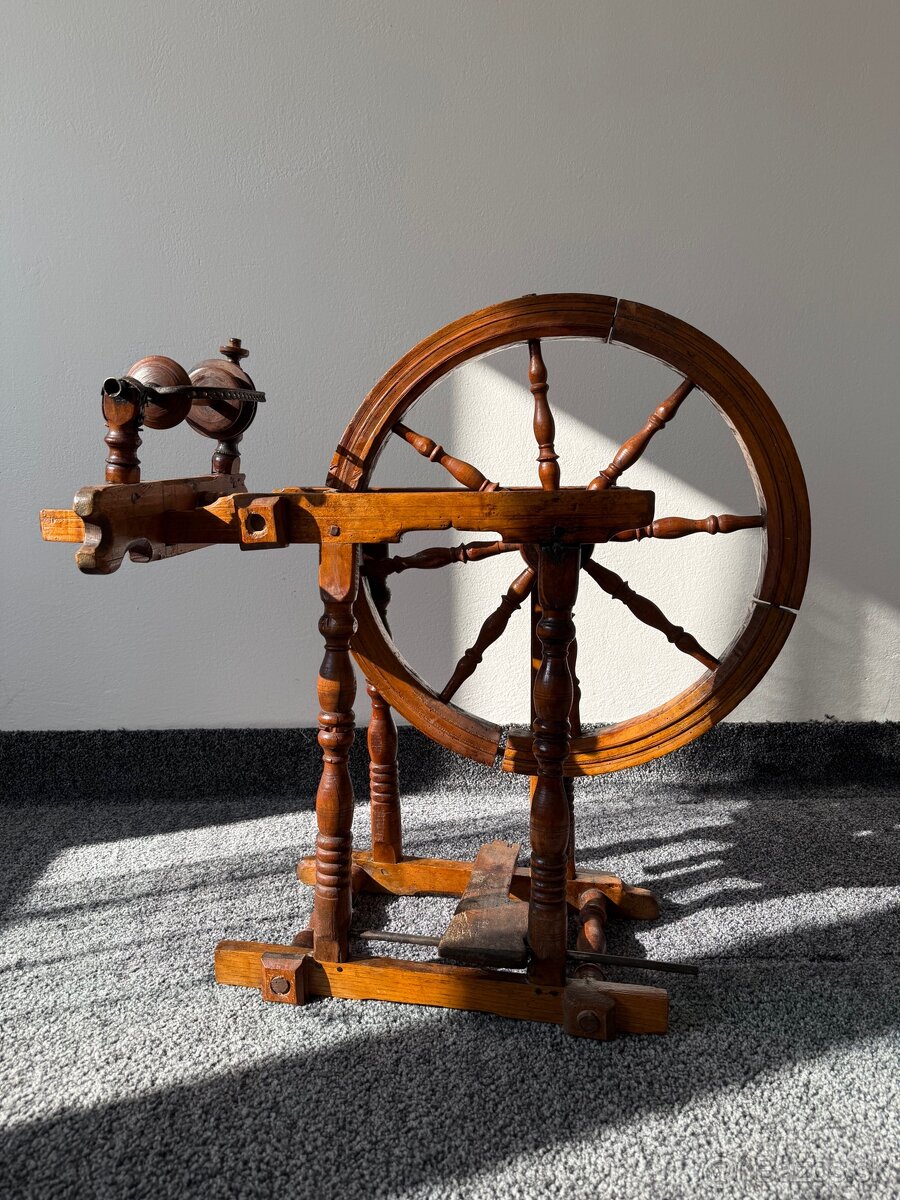 Tradičný drevený kolovrat