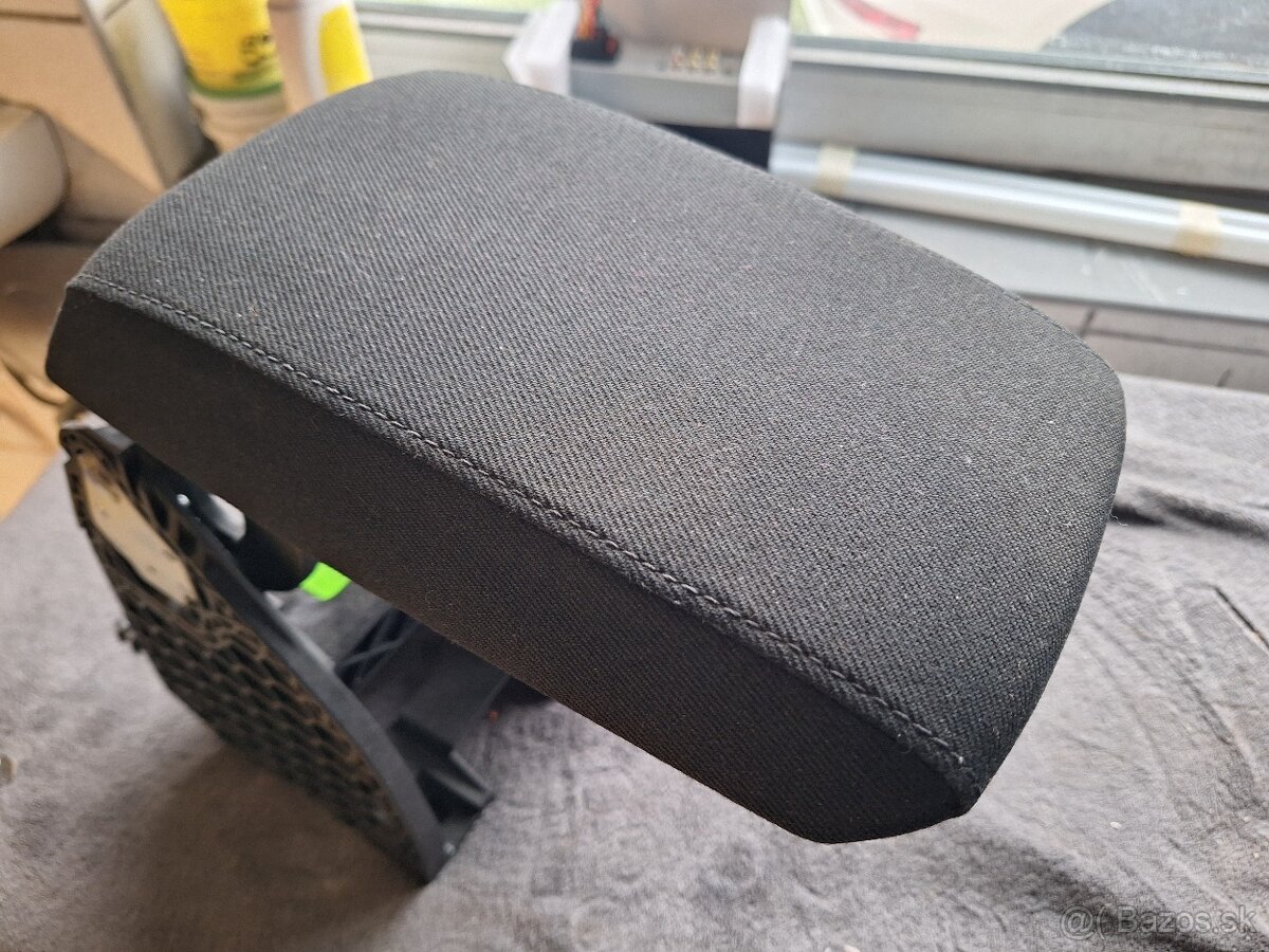 Škoda Octavia 2 lakťová opierka ako nová