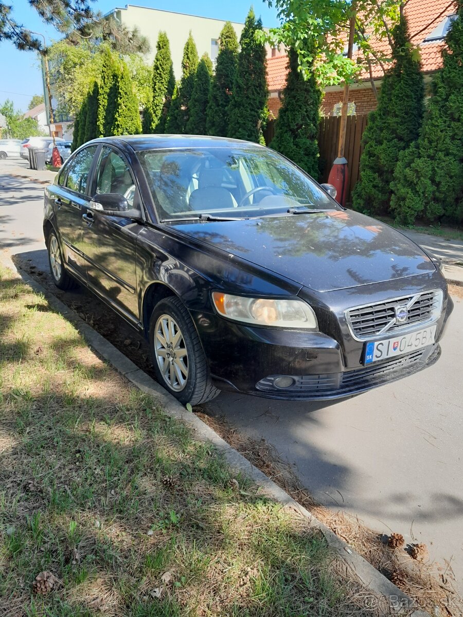 S40