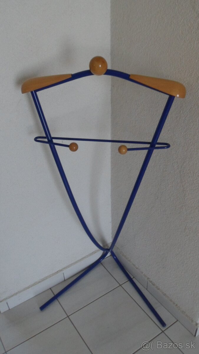 Stojan na kabát/nemý sluha