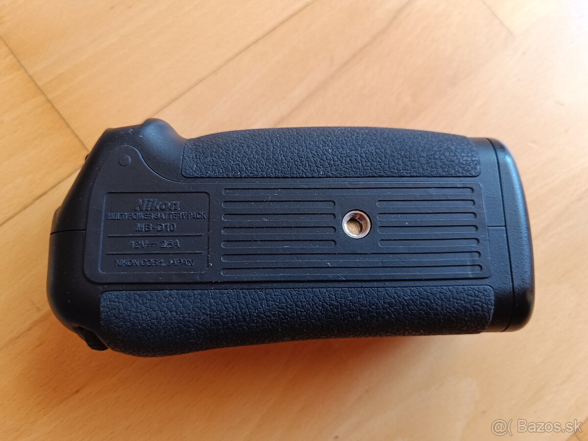 Nikon MB-D10
