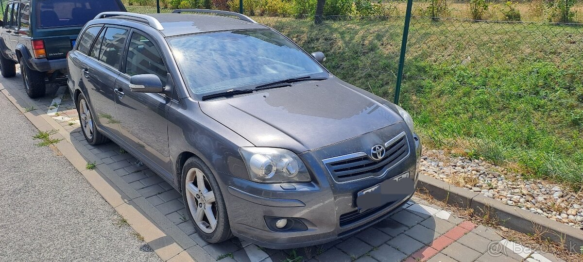 Toyota Avensis 2.2 combi
