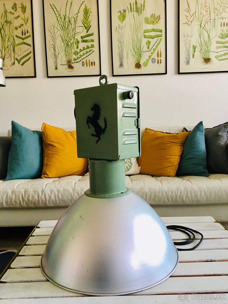 retro lampa ,industrialna lampa