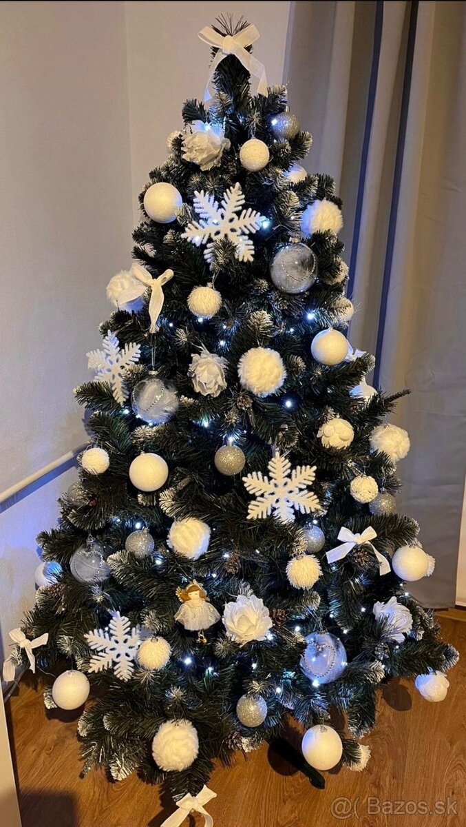 Predám umelý vianočný stromček