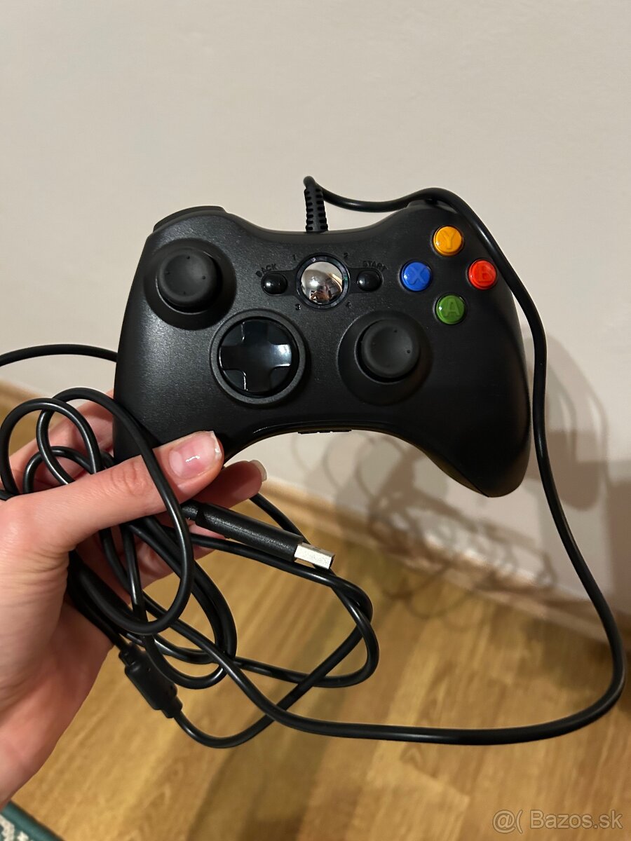 Xbox 360 káblový ovládač