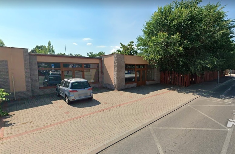 PRENÁJOM Obchodných Priestorov 138m2 - Zlatovská ul. Trenčín