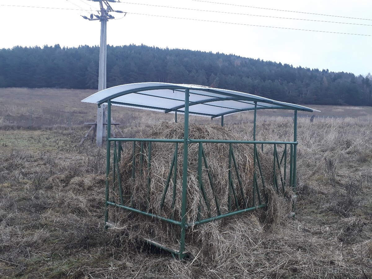 Krmelec pre zvierata