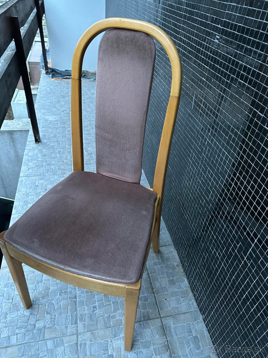 čalúnené jedálenské stoličky