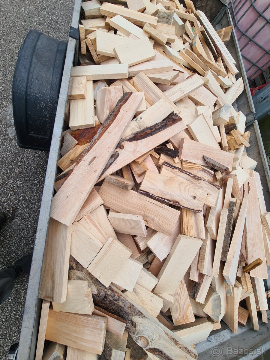 Palivové drevo- drevené odrezky  5.6m3 s dovozom