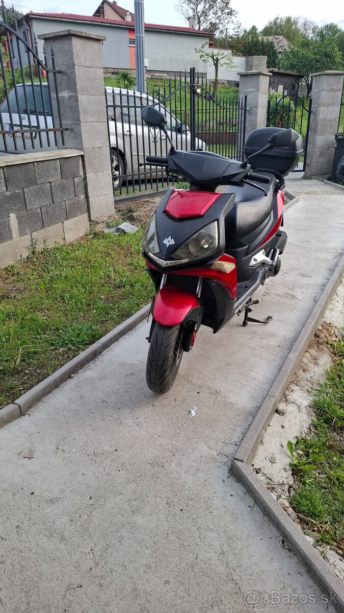 Predám skuter 125cc adamoto