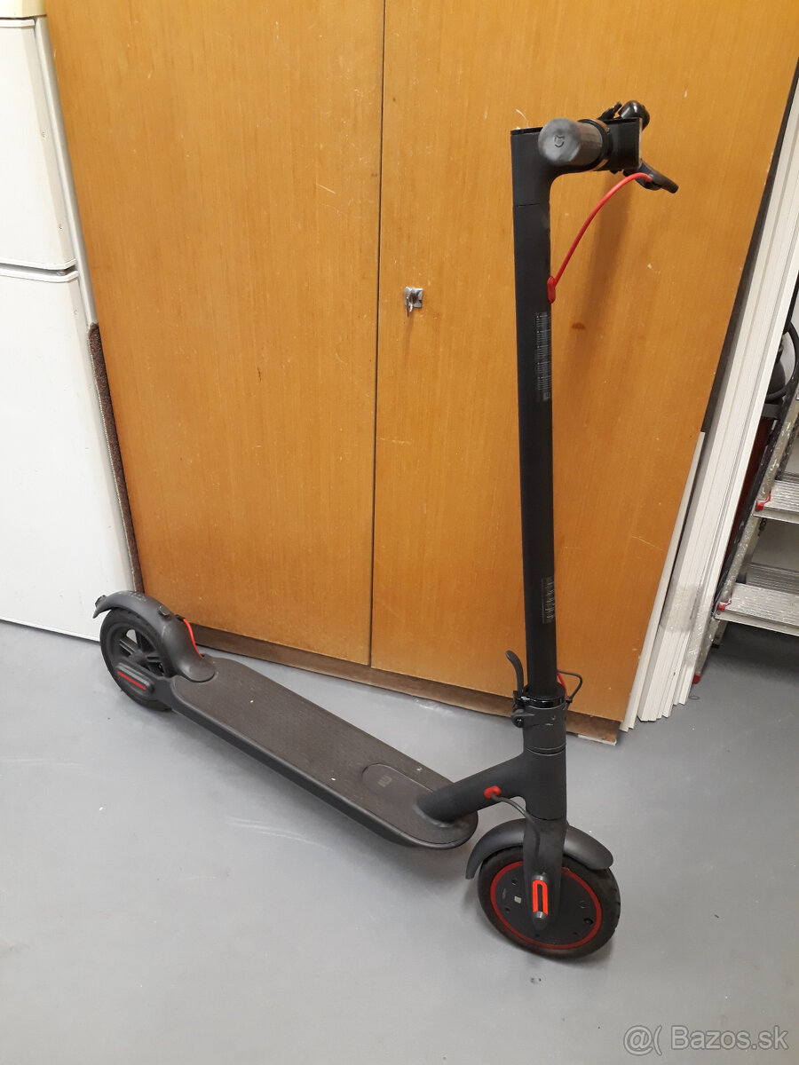 Predám elektrokolobežku.