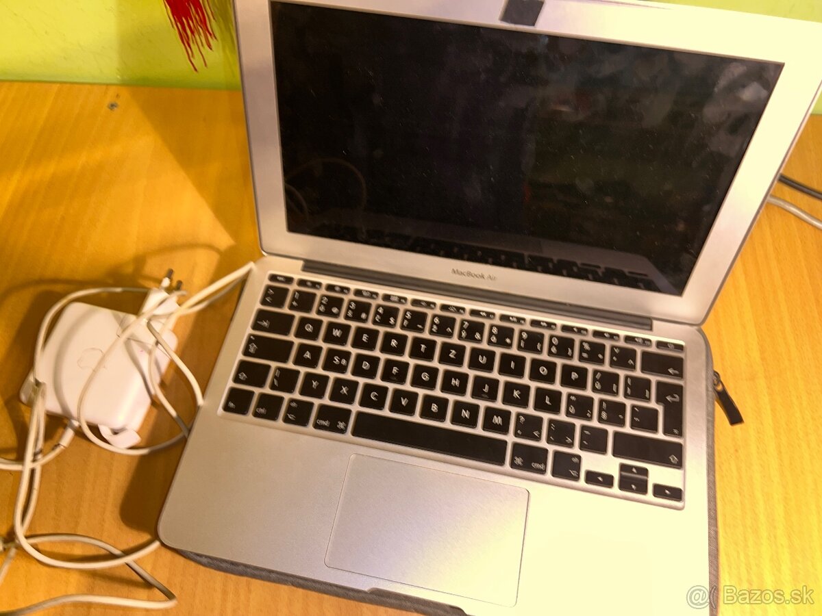 Macbook 11 inch, 8gb ram, ssd 128gb, early 2015