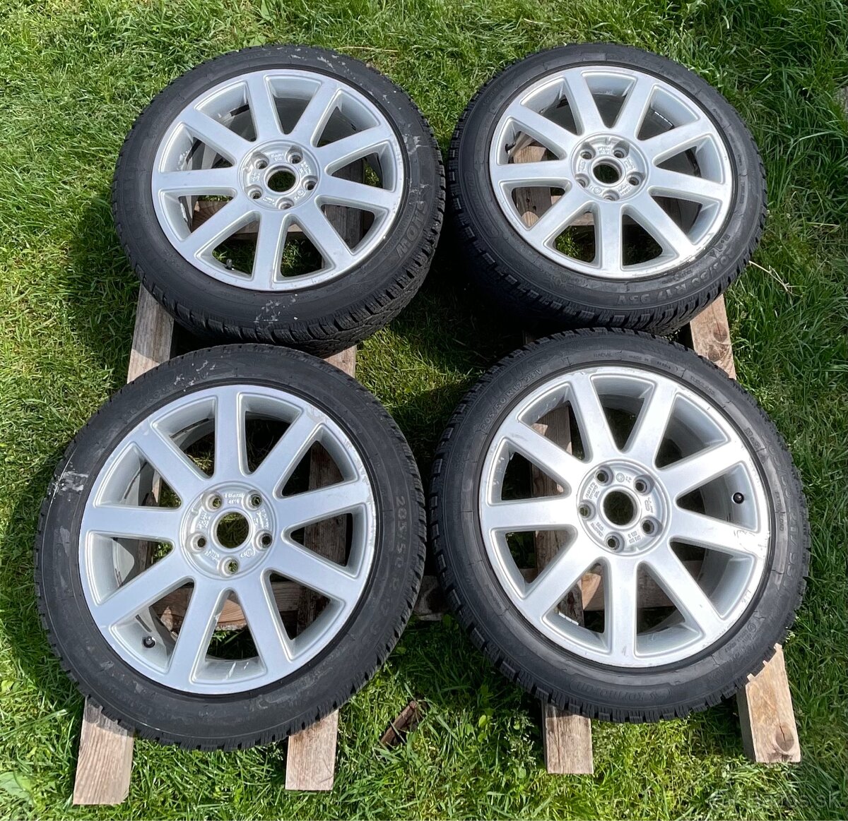 Audi elektróny so zimnými pneumatikami