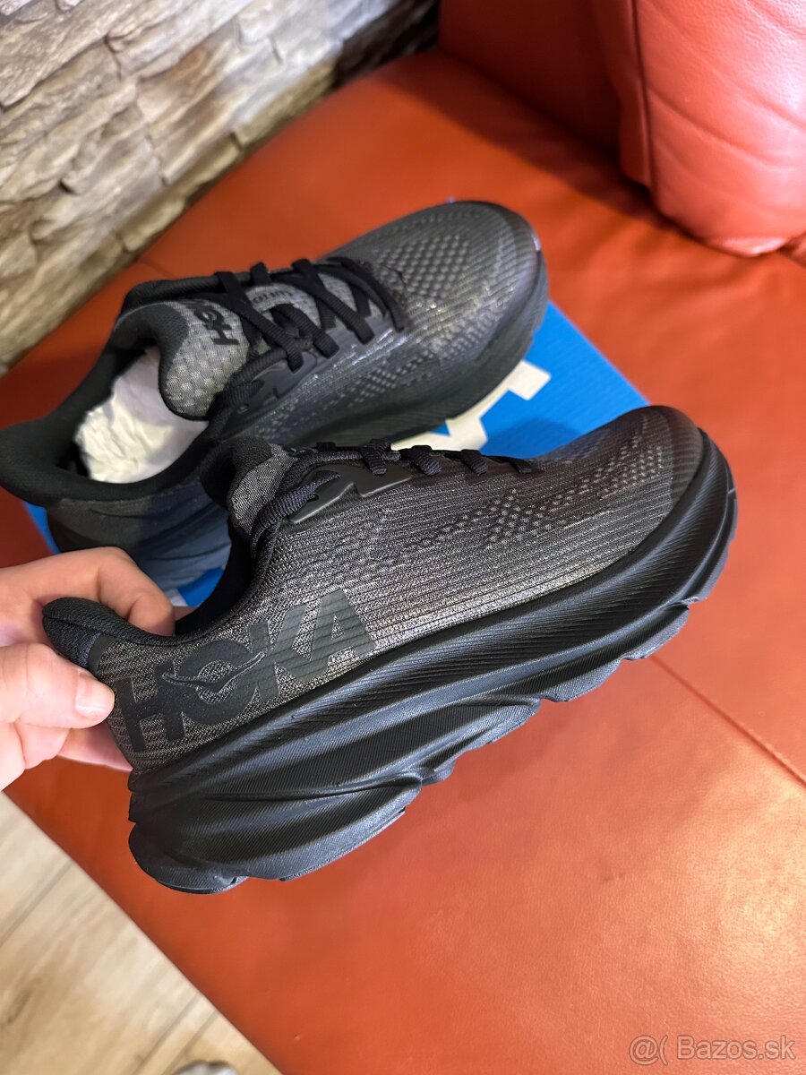 Hoka Clifton 9